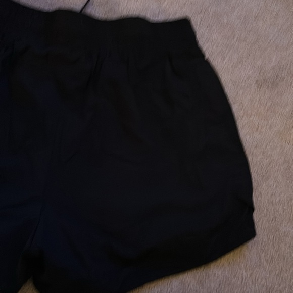 Black running shorts - Picture 7 of 8